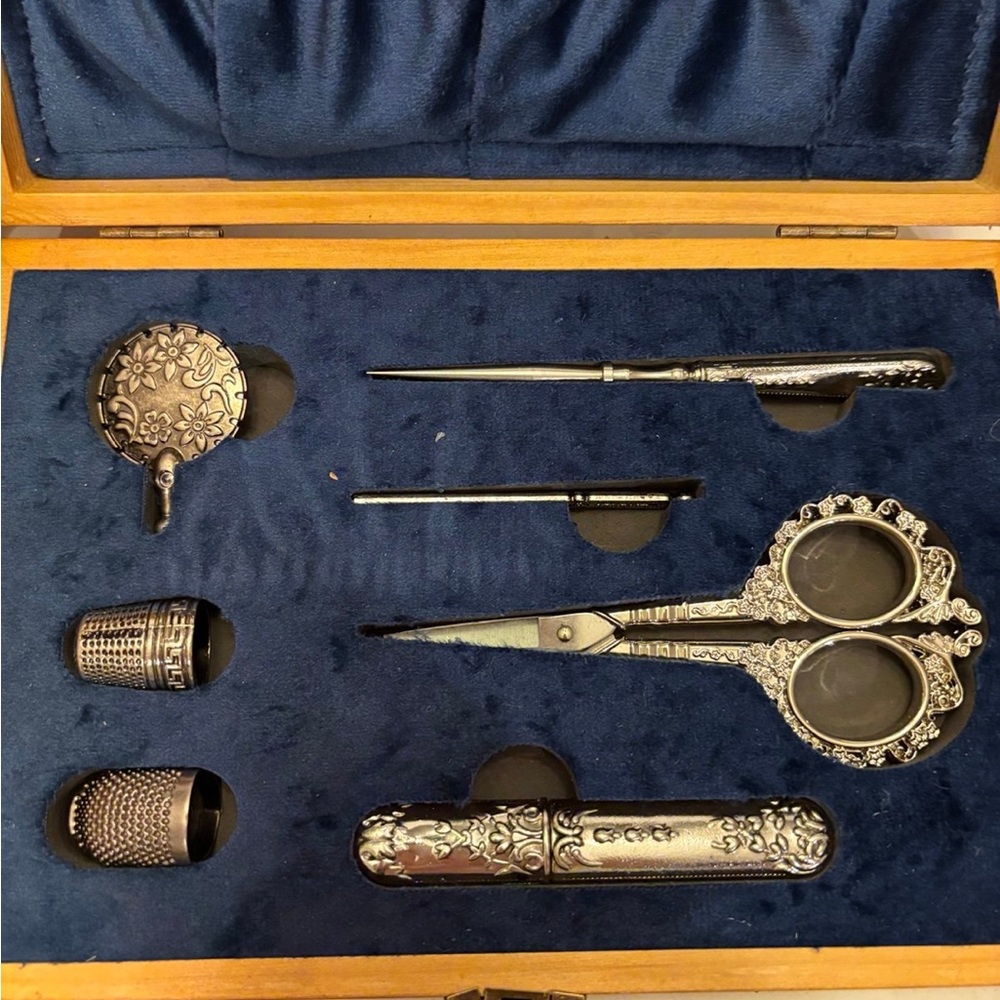 Vintage Embroidery Tools with Wooden Sewing Box, Include Syringe,Closed Thimble